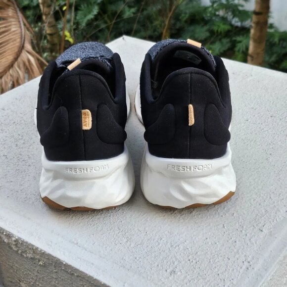 New Balance Fresh Foam Roav v2 - size 11 - Picture 3 of 4